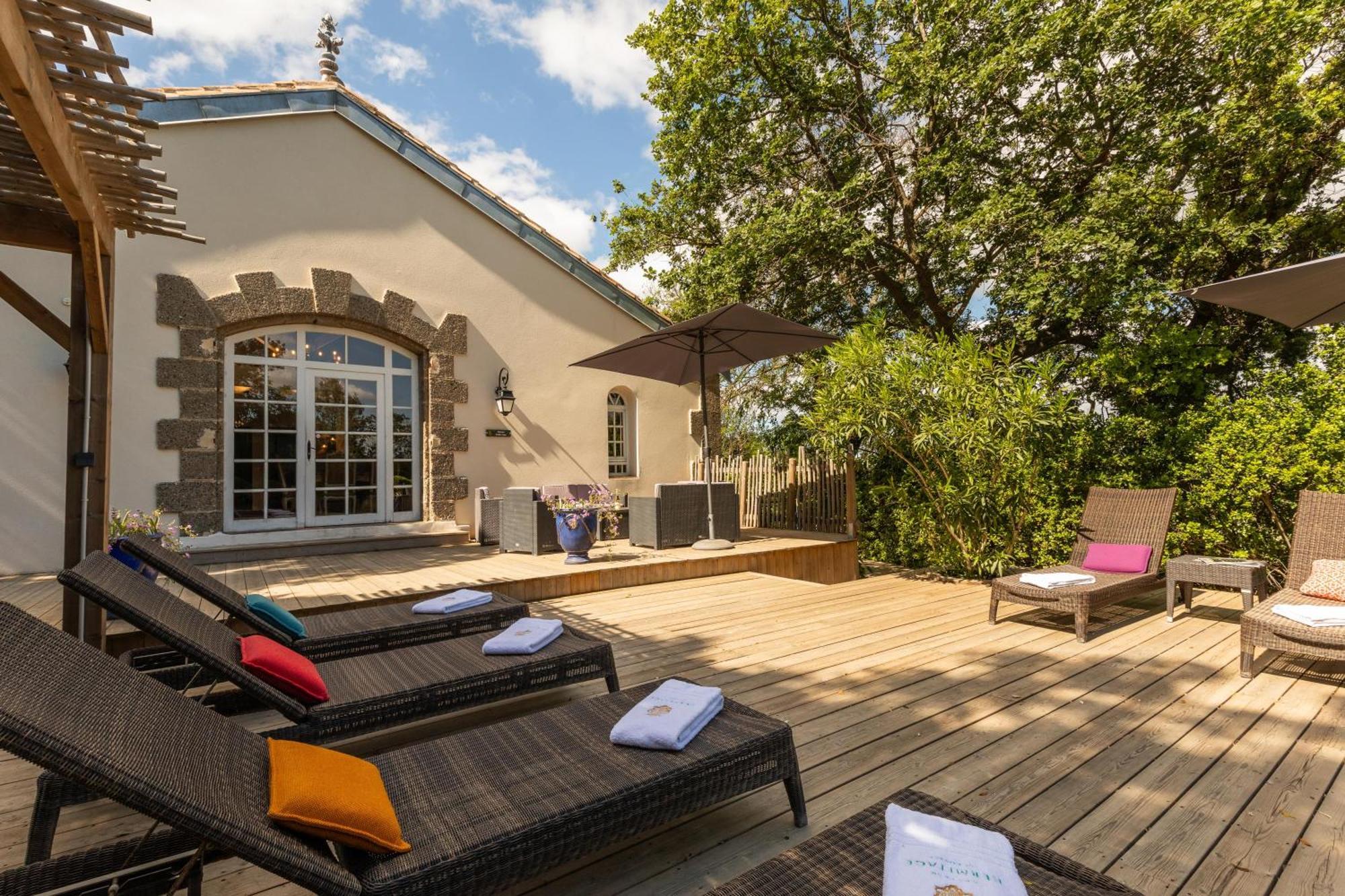 Chateau Hermitage De Combas Aparthotel Servian ภายนอก รูปภาพ